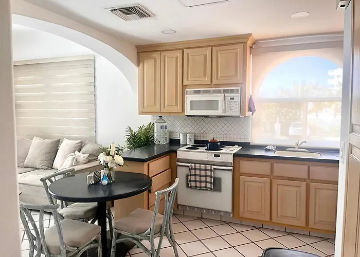 Apartment Mykonos 1br Recently Remodeled Next To Big Pool